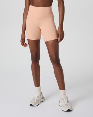 Vuori AllTheForm™ Short 6"